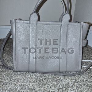 Marc Jacobs Leather The Tote Bag Grey / Cement Medium